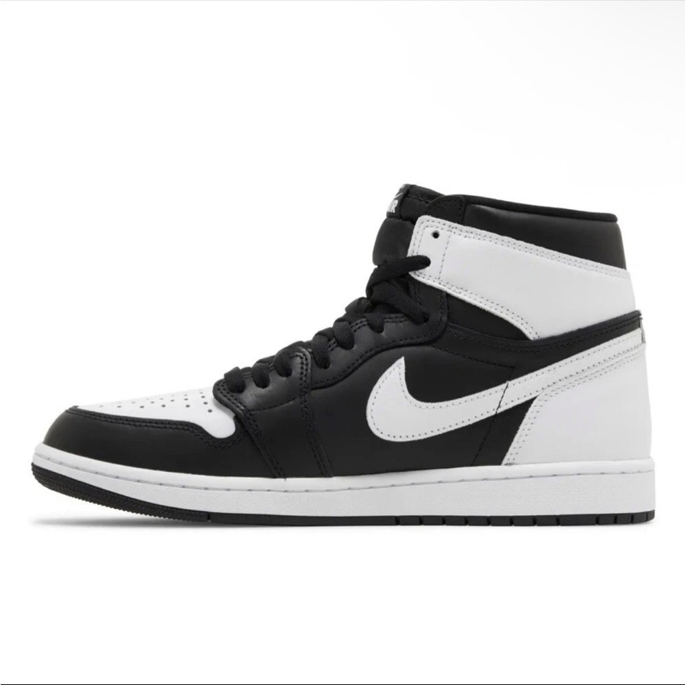 Nike Air Jordan Retro 1 High OG Black White Sneakers